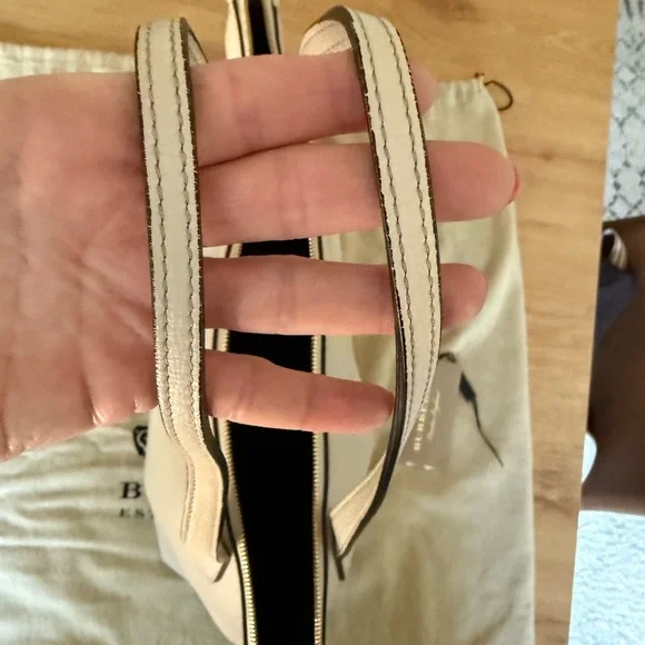 Burberry Tote - Cream Leather House Check - Picture 4 of 11